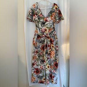 Jones Studio NWOT Floral V Neck Cap Sleeve Wide Leg Jumpsuit Size 6